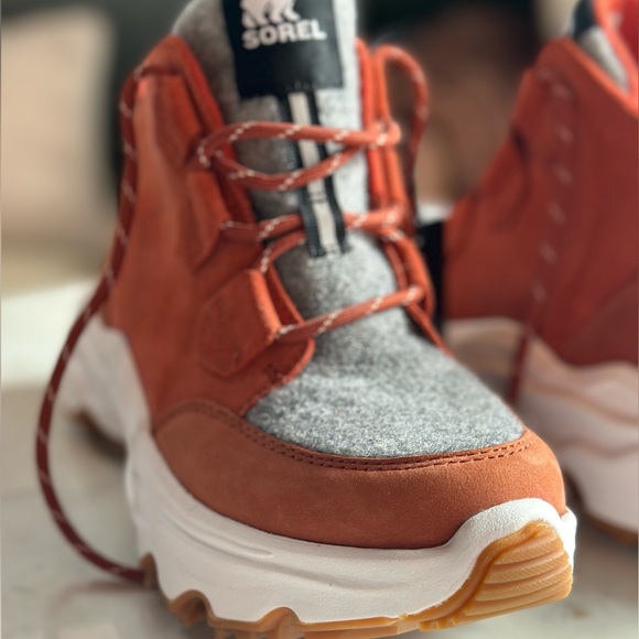 NWT Sorel Women's Kinetic Breakthru Caribou Waterproof Boot - Picture 6 of 9